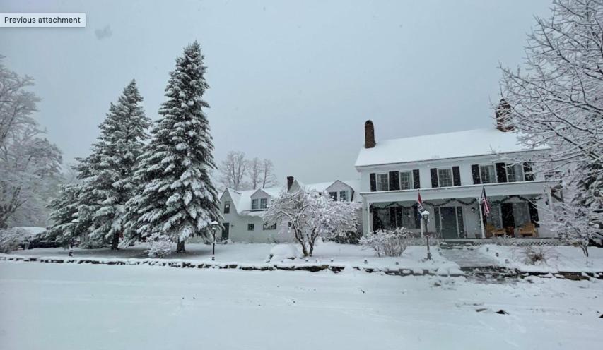 Stone Hearth Inn And Eatery Chester Exterior foto