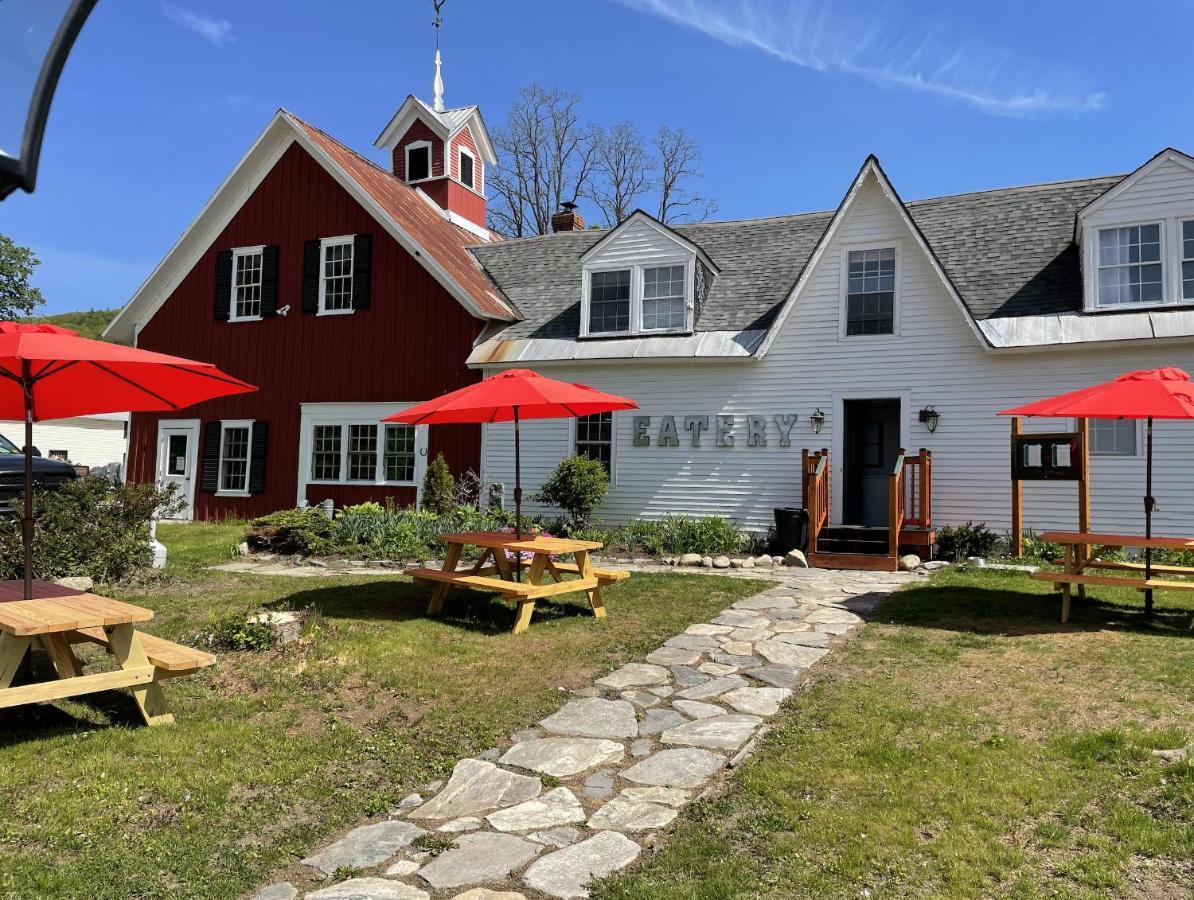 Stone Hearth Inn And Eatery Chester Exterior foto