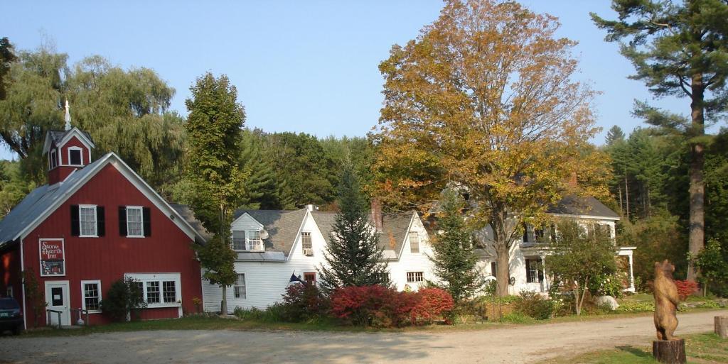 Stone Hearth Inn And Eatery Chester Exterior foto